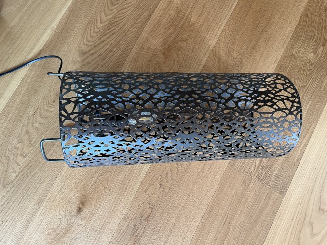 Lampe métal ajouré