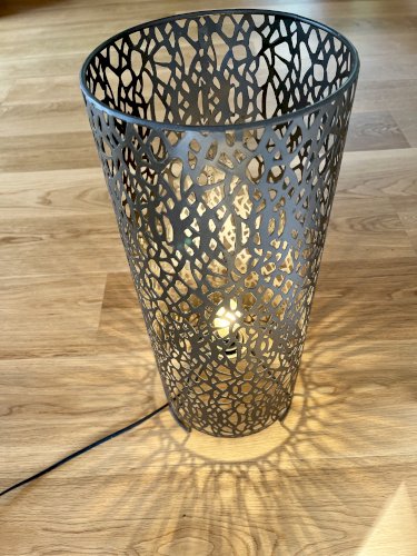 Lampe métal ajouré