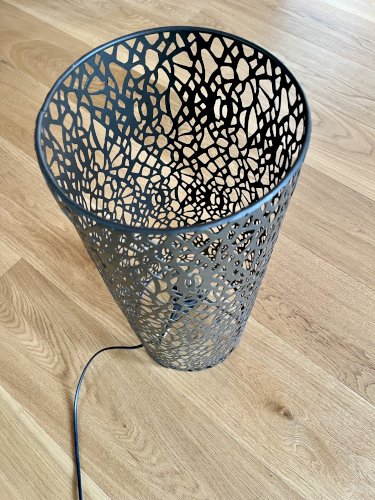 Lampe métal ajouré