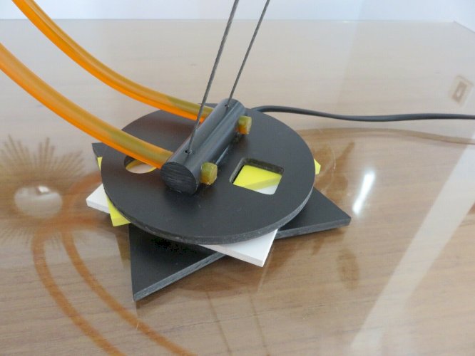 LAMPE MODERNISTE, MINIMALISTE, ITALY STYLE INGO MAURER, MEMPHIS SOTTSASS ERA 80 .