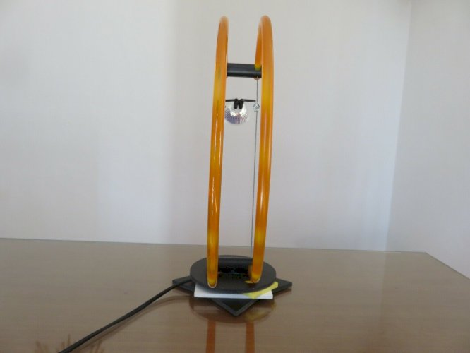 LAMPE MODERNISTE, MINIMALISTE, ITALY STYLE INGO MAURER, MEMPHIS SOTTSASS ERA 80 .