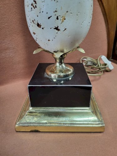 LAMPE OXFORD EN TRAVERTIN LAITON ET STRATIFIE