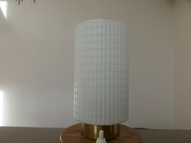LAMPE SCANDINAVE EN BOIS, LAITON ET VERRE GAUFRE ANNEES 70 VINTAGE