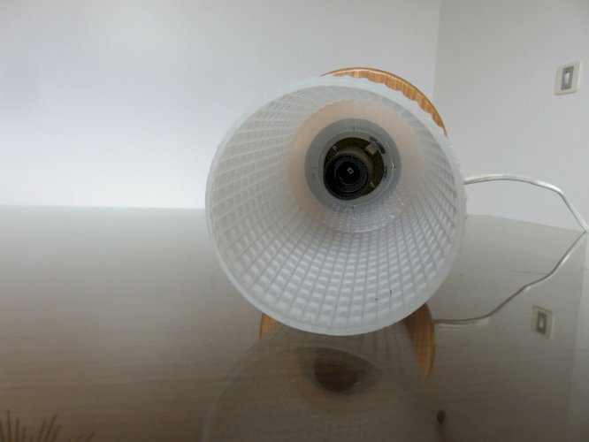 LAMPE SCANDINAVE EN BOIS, LAITON ET VERRE GAUFRE ANNEES 70 VINTAGE