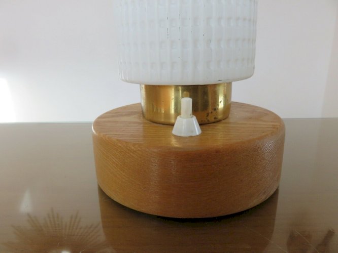 LAMPE SCANDINAVE EN BOIS, LAITON ET VERRE GAUFRE ANNEES 70 VINTAGE