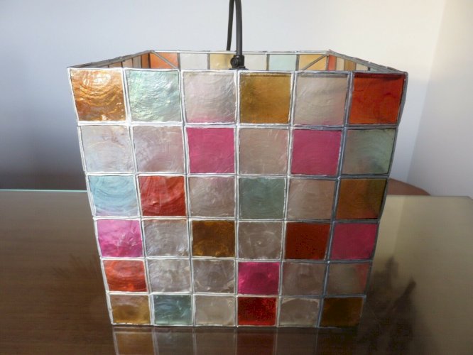 LAMPE SUSPENSION EN NACRE MULTICOLORE ANNEES 70 80 VINTAGE