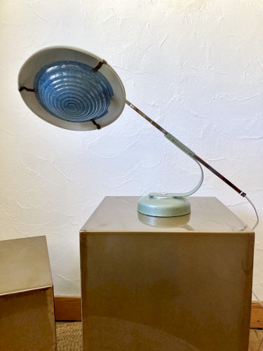 Lampe télescopique Solère, peinture martelée & diffuseur bleu, années 1950