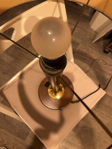 lampe Unilux en bois et laiton années 50