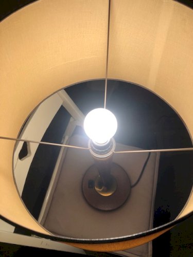lampe Unilux en bois et laiton années 50