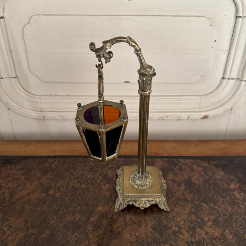 Lampe veilleuse en bronze et verres multicolores Restauration XIXe M3600