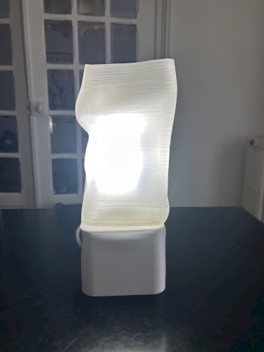 lampe vintage en plastique thermodeformée