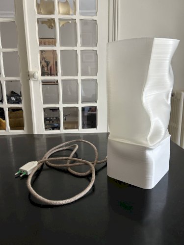 lampe vintage en plastique thermodeformée