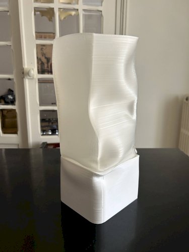 lampe vintage en plastique thermodeformée