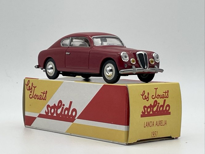 Lancia Aurelia (1951) 1/43 Solido