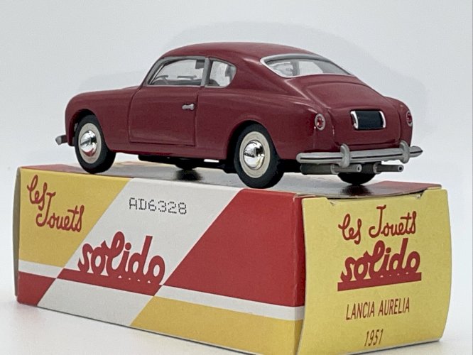Lancia Aurelia (1951) 1/43 Solido