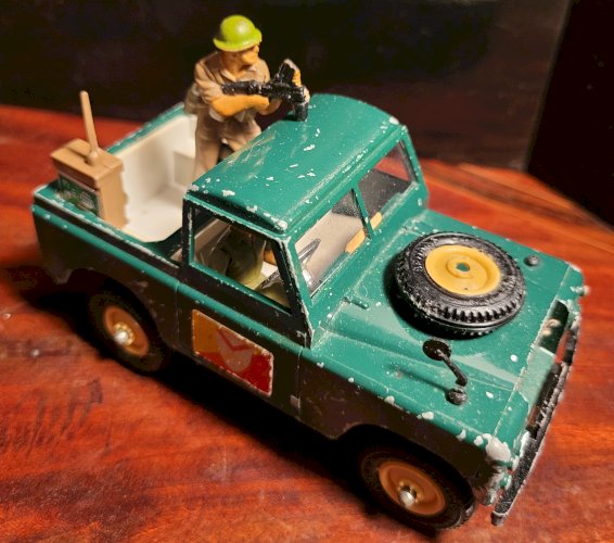 Land rover SWB Britains Ltd 1975 ech 1:32