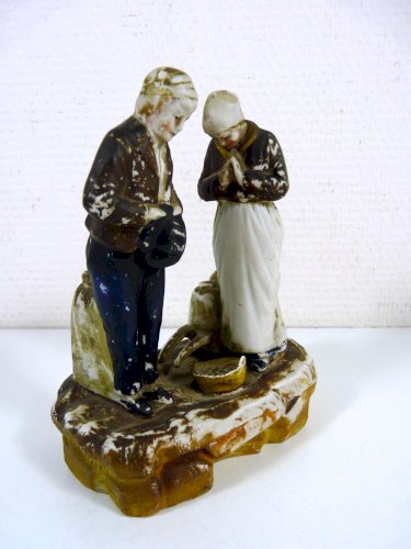 L'angelus d'après Millet biscuit porcelaine XIX° peinte H - 16 cm