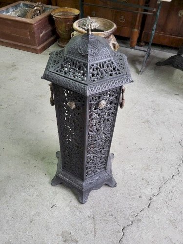LANTERNE EXTERIEURE EN FONTE F.BESNARD PARIS