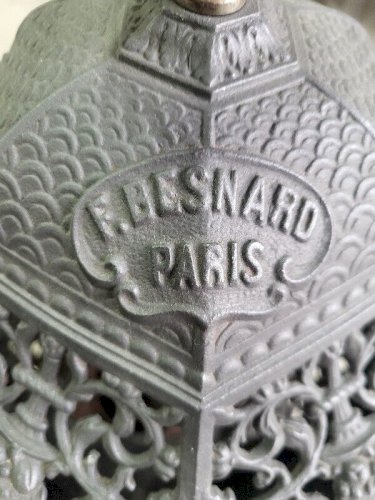 LANTERNE EXTERIEURE EN FONTE F.BESNARD PARIS