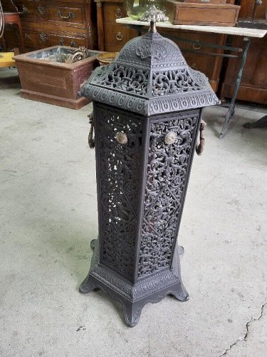 LANTERNE EXTERIEURE EN FONTE F.BESNARD PARIS