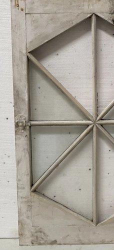 Lanterneau de toiture en bois massif décor en étoile . XX siècle .