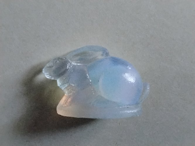Lapin en verre opalescent Sabino