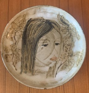 Le brescon céramique Vallauris superbe plat au portrait féminin 1960's