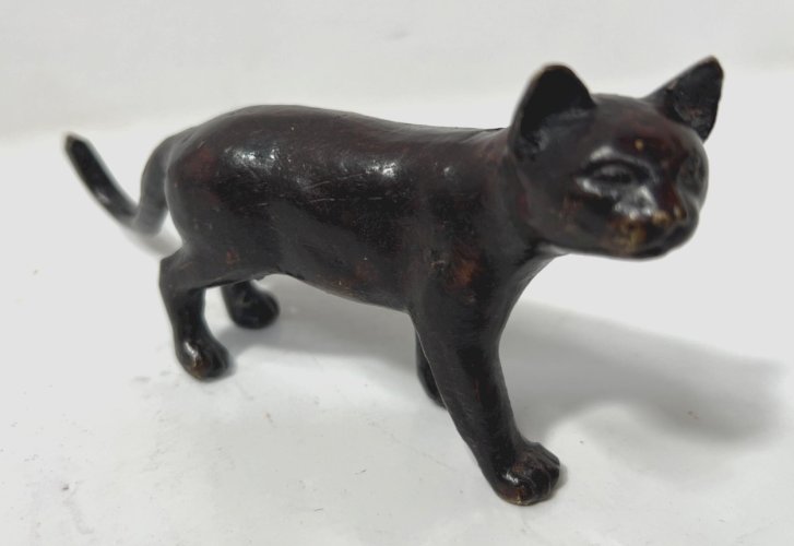 " Le Chat " groupe en bronze a patine brune XX siècle