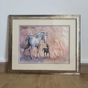 Le tableau Maternité signé Jean Pastore représente deux chevaux camarguais