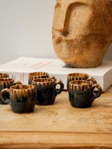 Léandre, le lot de 7 mini tasses en céramique N°204
