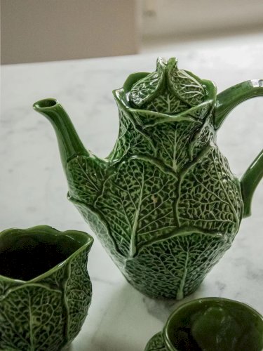 Léandre, le service en barbotine Caldas da Rainha N°205