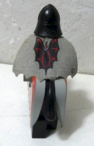 LEGO Chevalier Castel 6007 : Le dragon noir plus chevalier à compléter