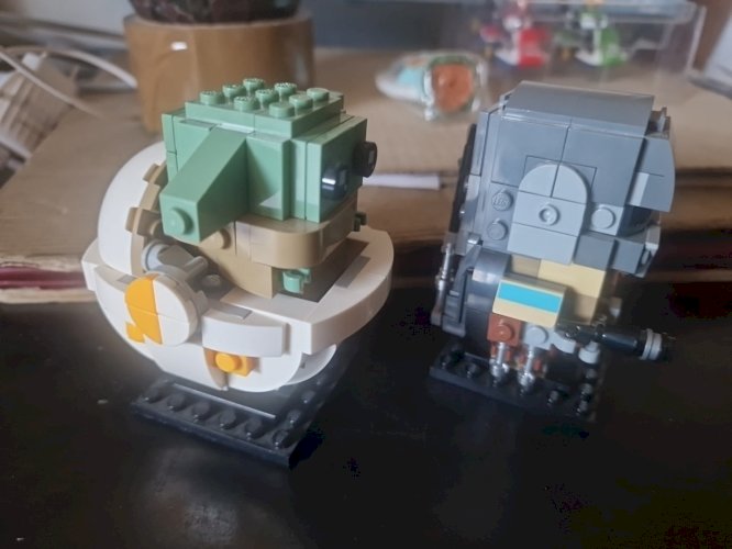 LEGO- Star Wars - the mandolarian et l'enfant