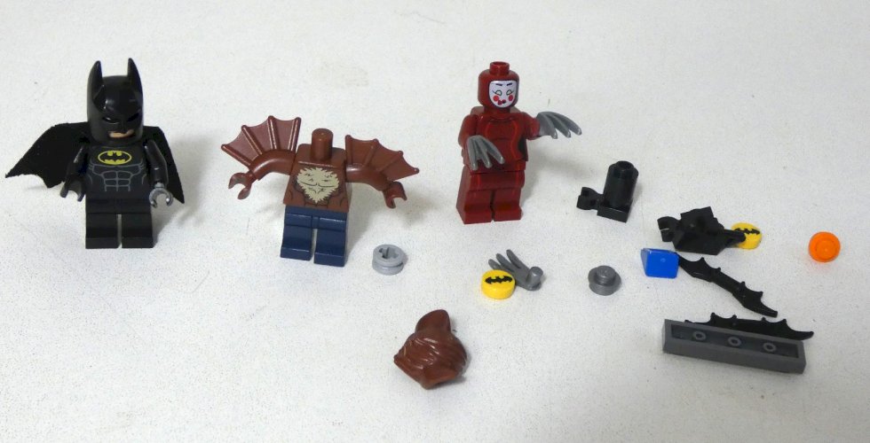 LEGO The Batman Movie 70905 : La Batmobile à compléter avec boite et notices