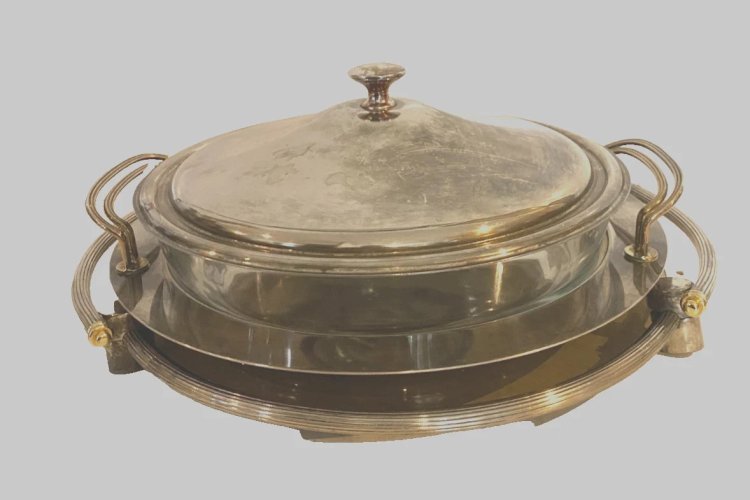 Légumier couvert et son plateau de présentation XX siècle