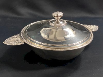 Légumier soupière en métal argenté signé CHRISTOFLE