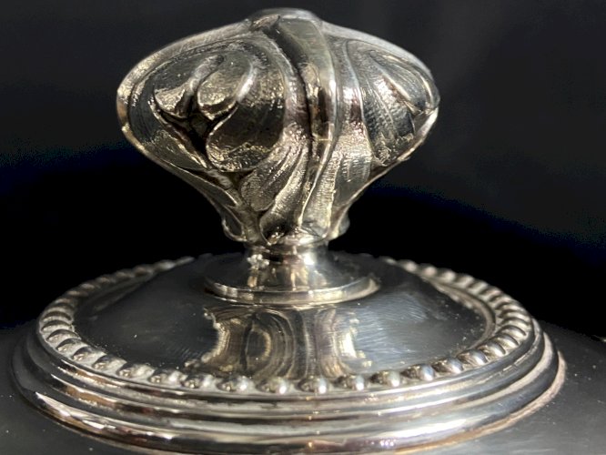 Légumier soupière en métal argenté signé CHRISTOFLE