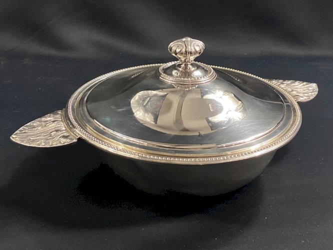 Légumier soupière en métal argenté signé CHRISTOFLE