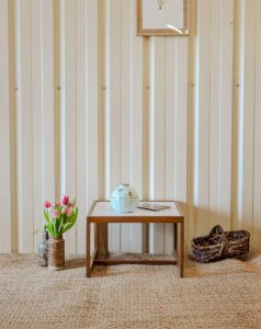 Leonie, the square wooden coffee table N°470