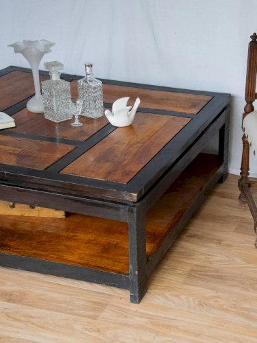 Léonie, la table basse carrée en bois N°492