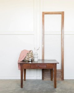 Leonie, the wooden coffee table No. 152