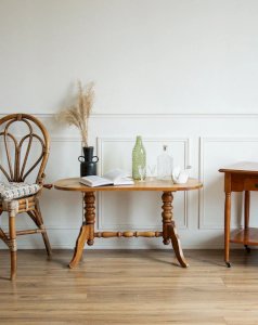 Leonie, the wooden coffee table No. 285