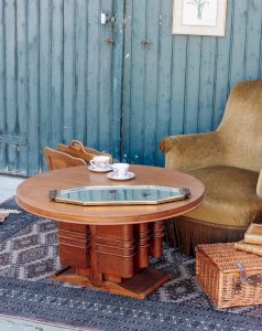 Leonie, the wooden coffee table No. 365