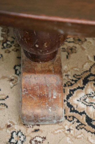 Léonie, la table basse en bois sculpté N°383