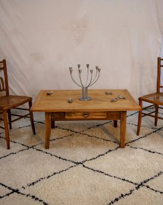 Leonie, the oak coffee table No. 469