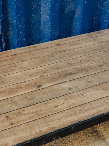 Léonie, la table basse industrielle en bois et métal N°495