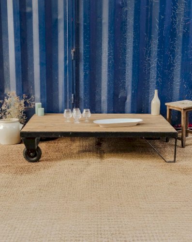 Léonie, la table basse industrielle en bois et métal N°495