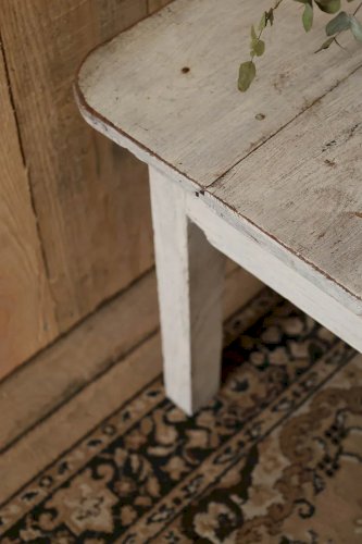 Léonie, la table basse patinée en bois N°385