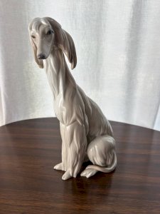 Lévrier en céramique de Juan Huerta