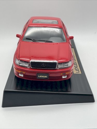 Lexus LS 400 (1989) 1/18 Majorette Platinum